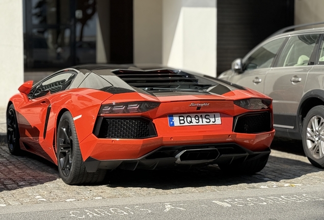 Lamborghini Aventador LP700-4