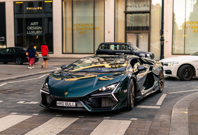 Lamborghini Revuelto