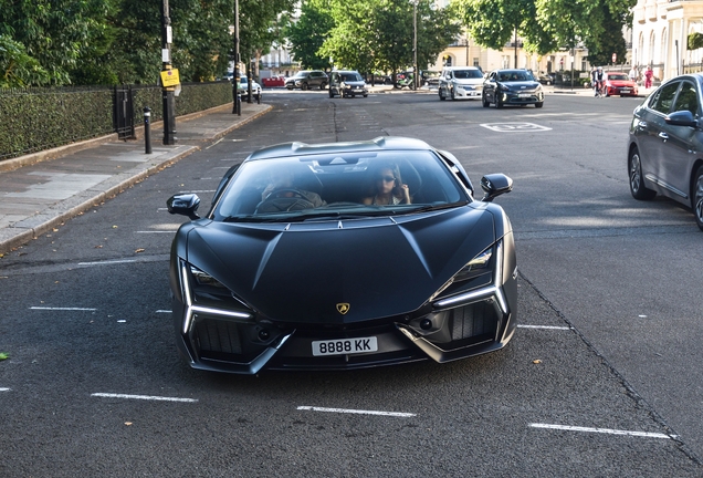 Lamborghini Revuelto