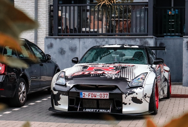 Nissan GT-R Liberty Walk Widebody