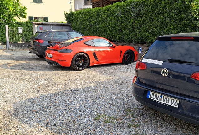 Porsche 718 Cayman GT4 RS