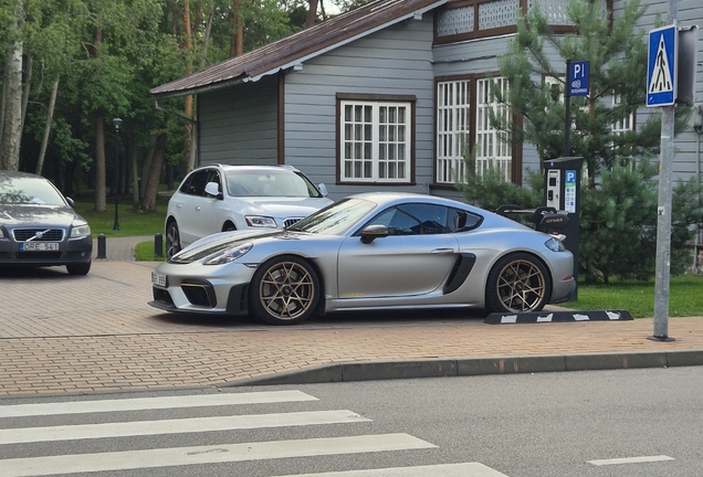 Porsche 718 Cayman GT4 RS Weissach Package
