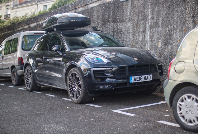 Porsche 95B Macan GTS
