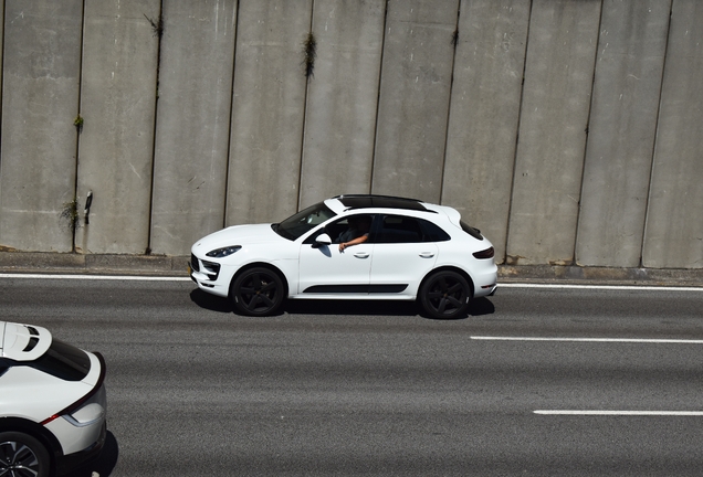 Porsche 95B Macan GTS