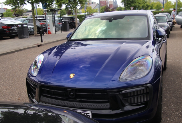 Porsche 95B Macan GTS MkIII