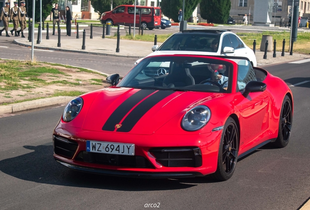 Porsche 992 Carrera 4 GTS Cabriolet