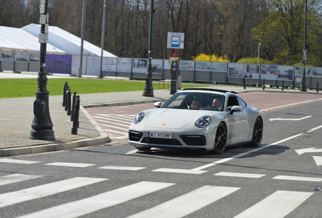 Porsche 992 Carrera 4S