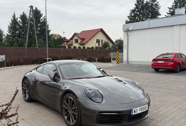 Porsche 992 Carrera 4S