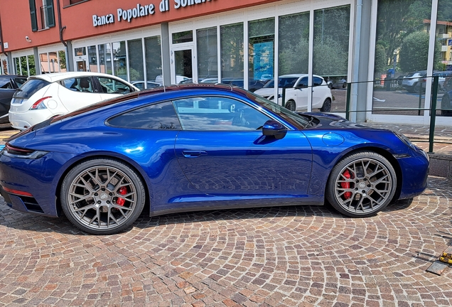 Porsche 992 Carrera 4S