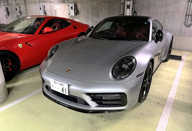 Porsche 992 Carrera GTS