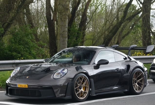 Porsche 992 GT3 RS Weissach Package
