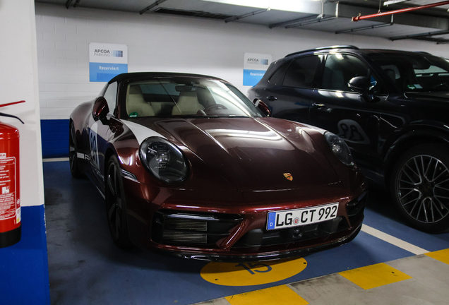 Porsche 992 Targa 4S Heritage Design Edition