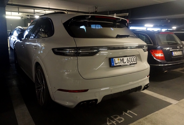 Porsche 9YA Cayenne GTS
