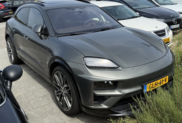 Porsche Macan EV Turbo