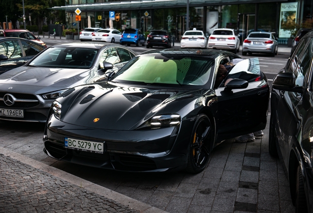 Porsche Taycan Turbo