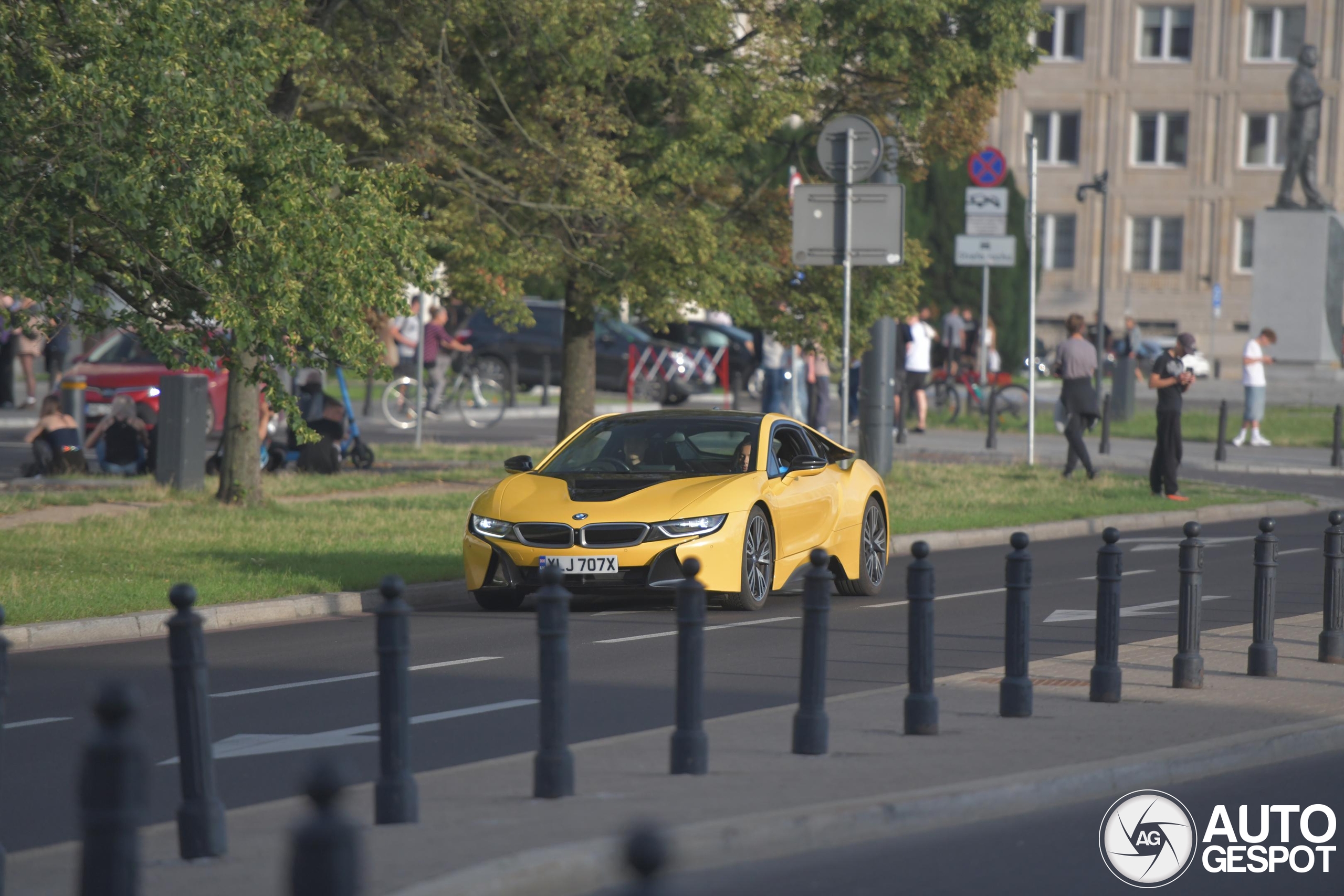 BMW i8