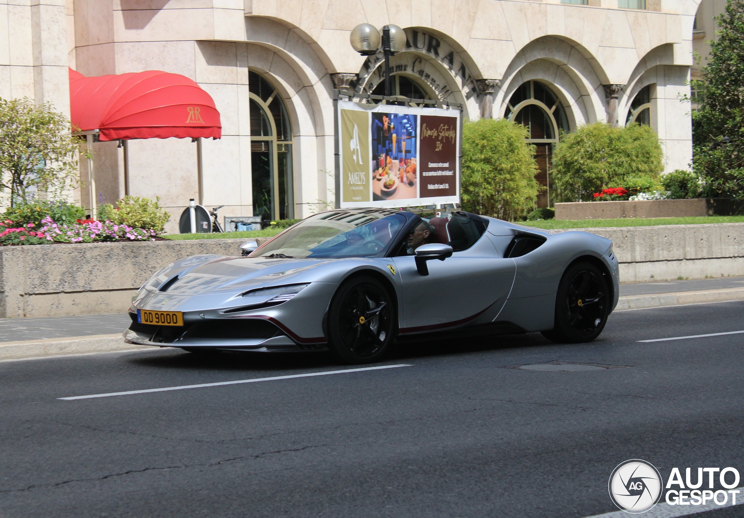 Ferrari SF90 Spider