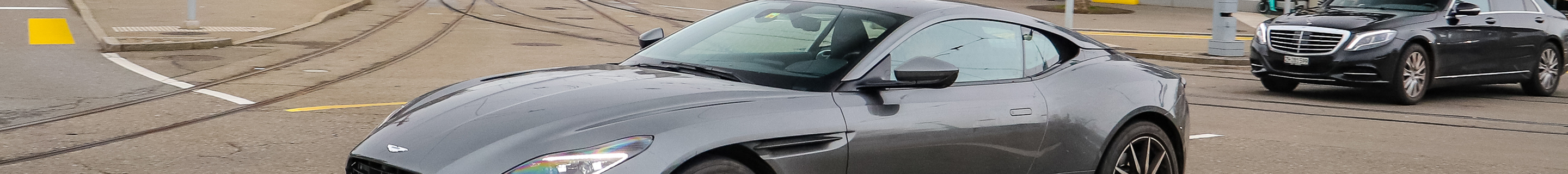 Aston Martin DB11 V8