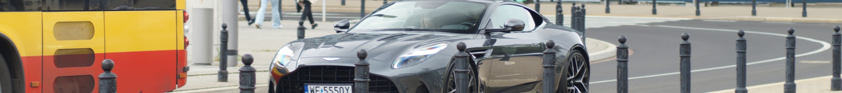 Aston Martin DB12