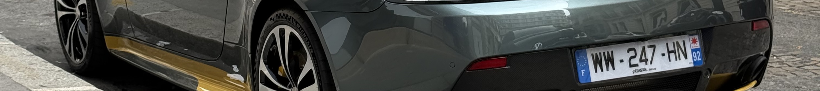 Aston Martin V12 Vantage S