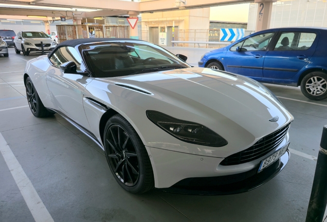 Aston Martin DB11 V8 Volante
