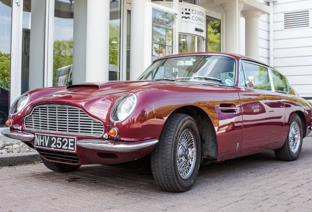 Aston Martin DB6 MKI