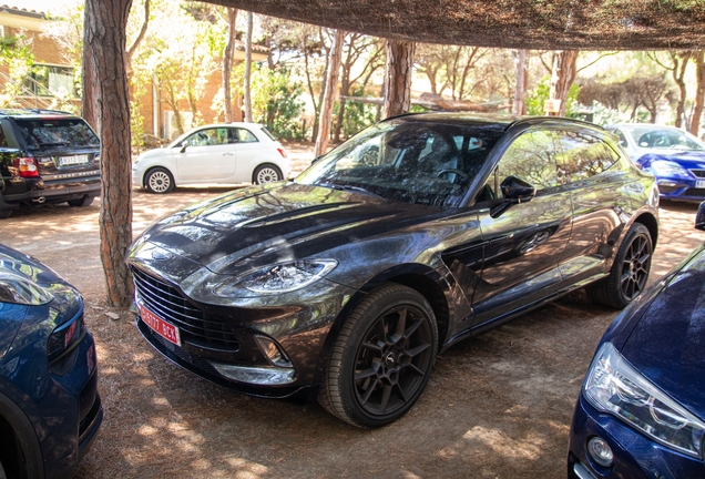 Aston Martin DBX