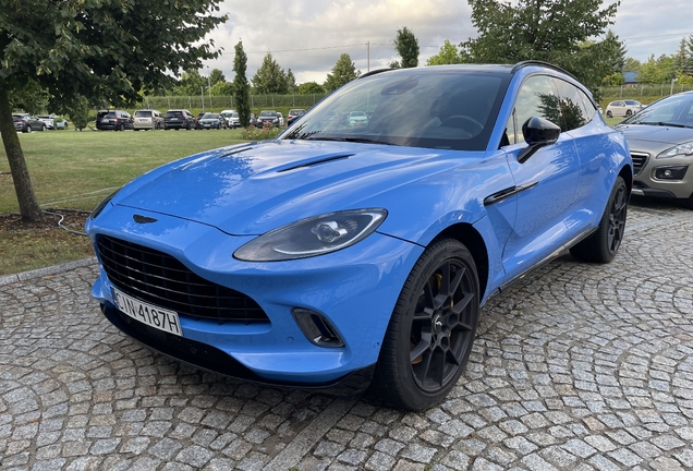 Aston Martin DBX