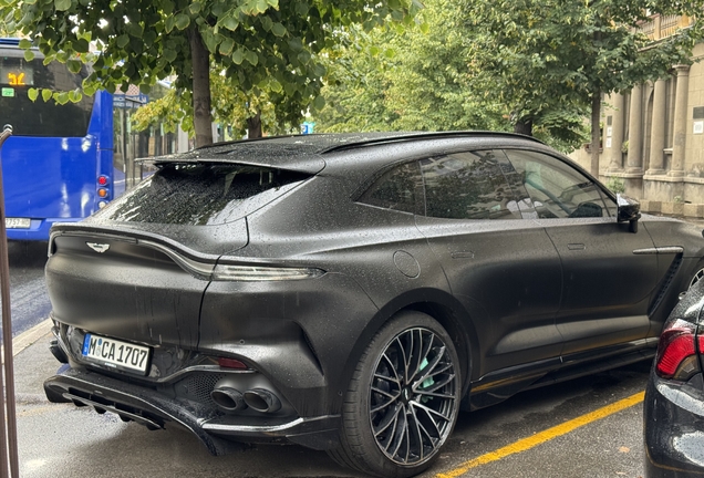 Aston Martin DBX707