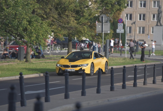 BMW i8