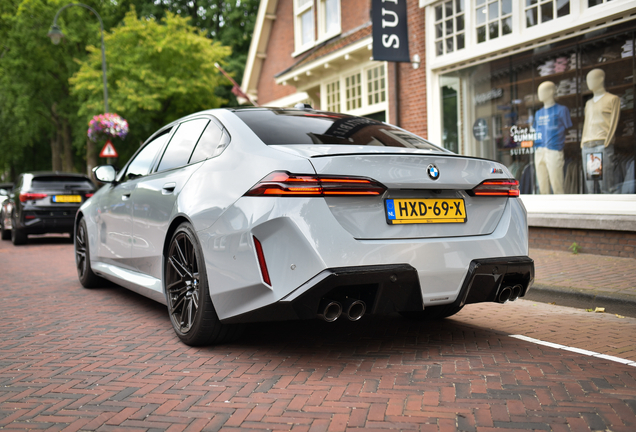 BMW M5 G90