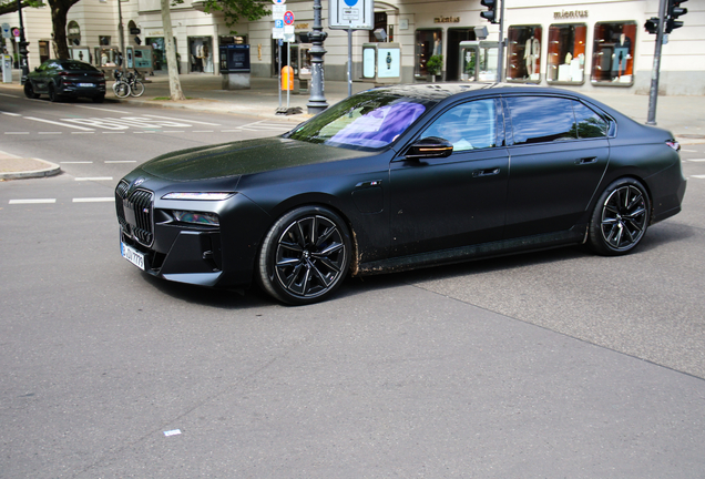 BMW M760e xDrive