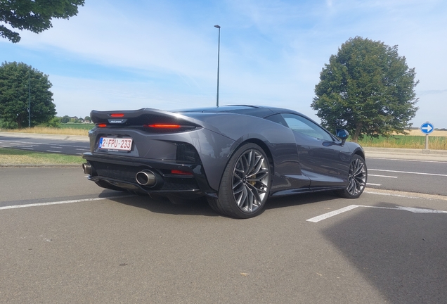 McLaren GT