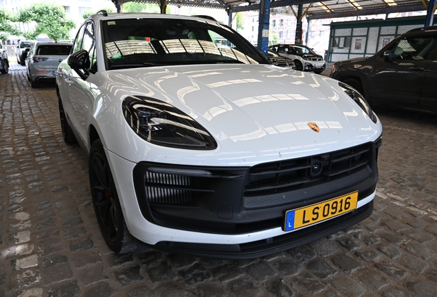 Porsche 95B Macan GTS MkIII
