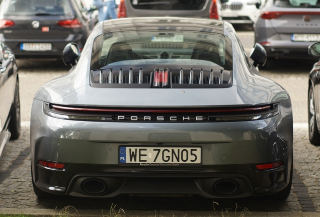 Porsche 992 Carrera 4S