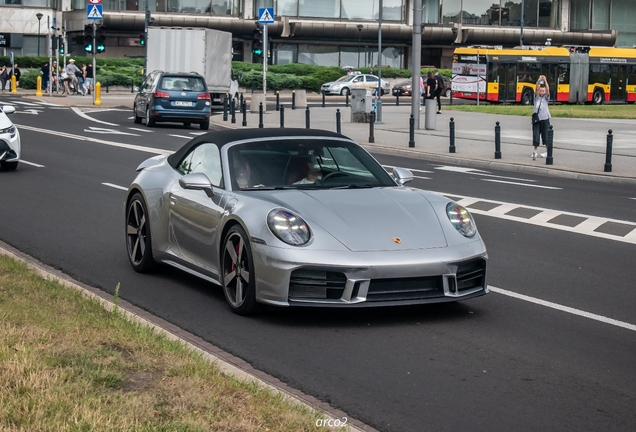 Porsche 992 Carrera 4S Cabriolet
