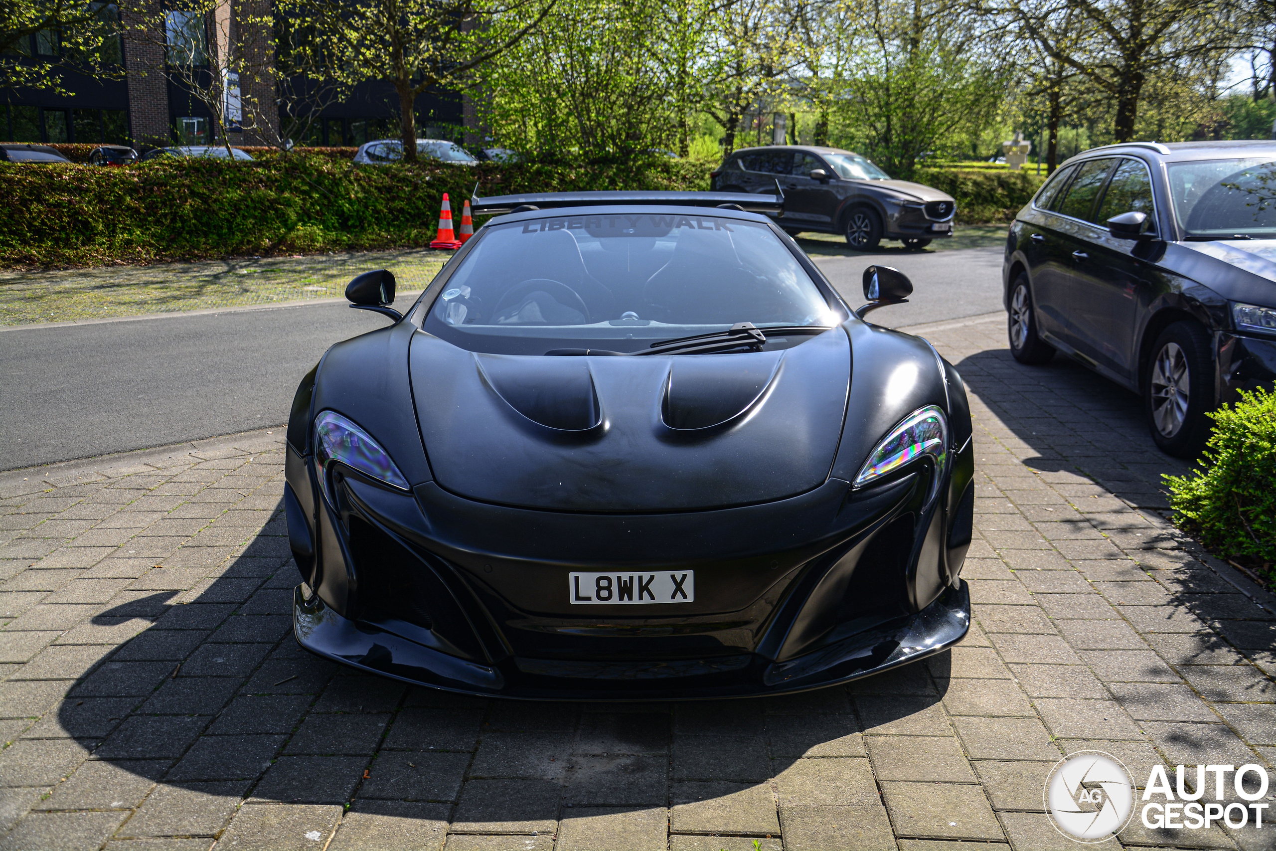 Halfbloed McLaren gespot in Kortrijk
