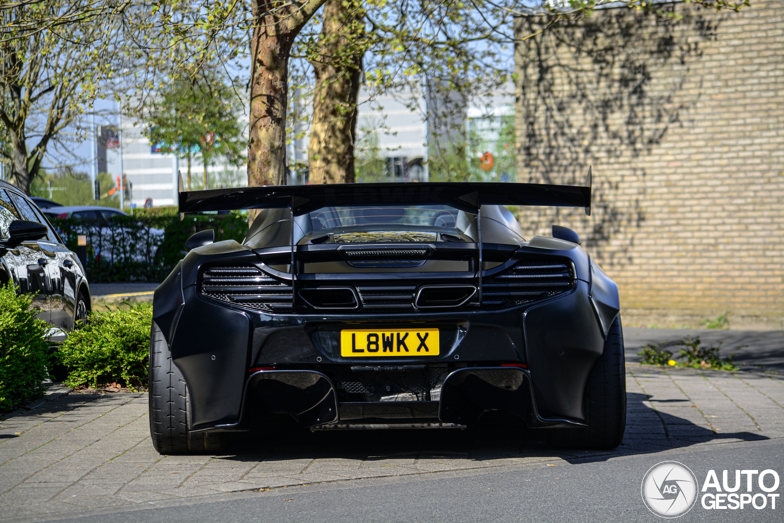 Halfbloed McLaren gespot in Kortrijk