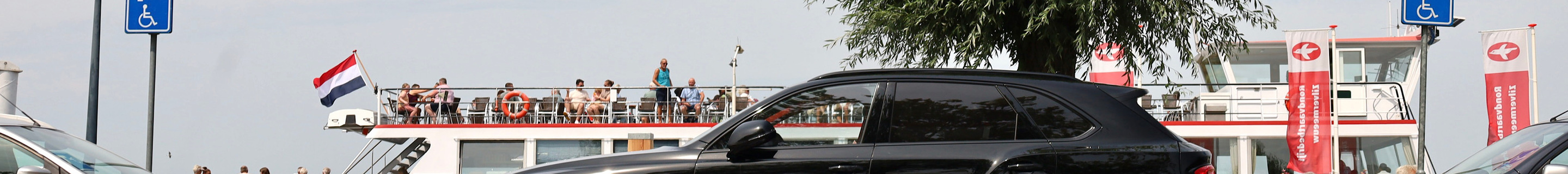 Bentley Bentayga Azure