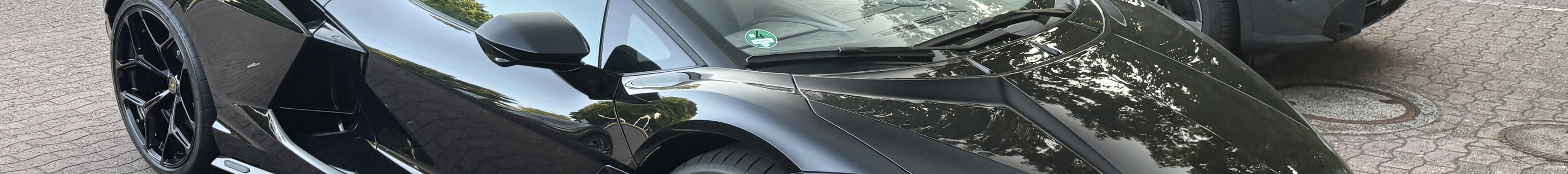 Lamborghini Revuelto