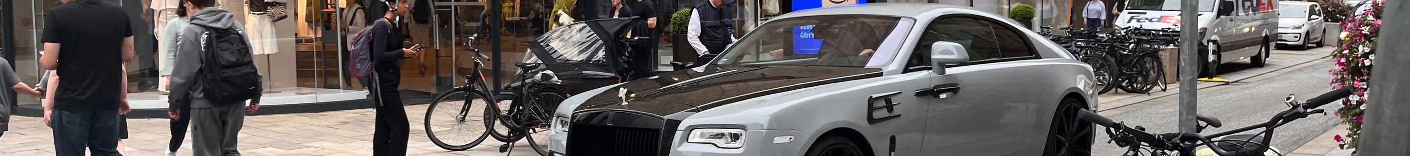 Rolls-Royce Wraith Black Badge Mansory