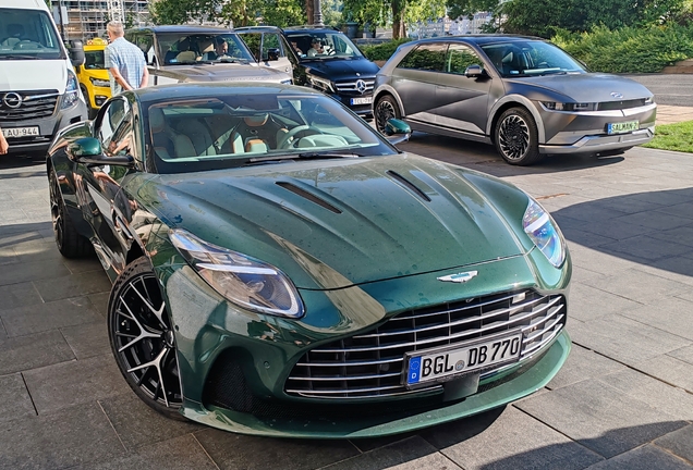 Aston Martin DB12