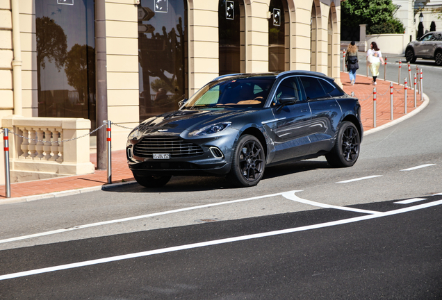 Aston Martin DBX