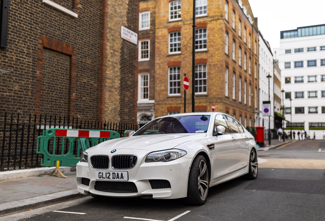 BMW M5 F10 2011