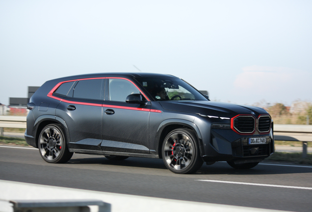 BMW XM G09 Label Red