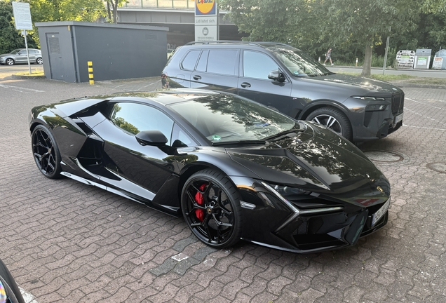 Lamborghini Revuelto