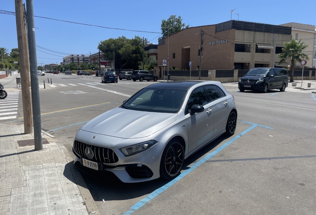 Mercedes-AMG A 45 S W177