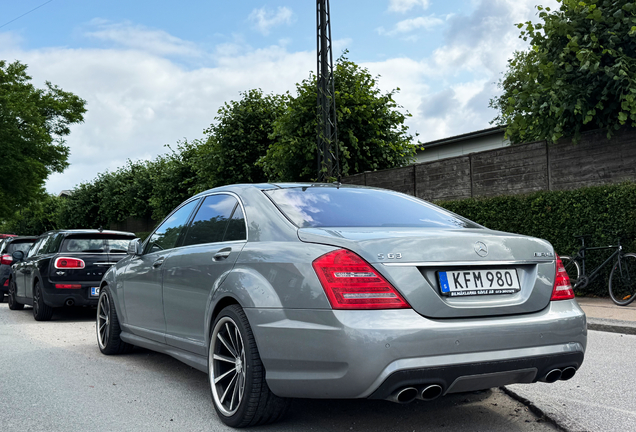 Mercedes-Benz S 63 AMG W221 2010