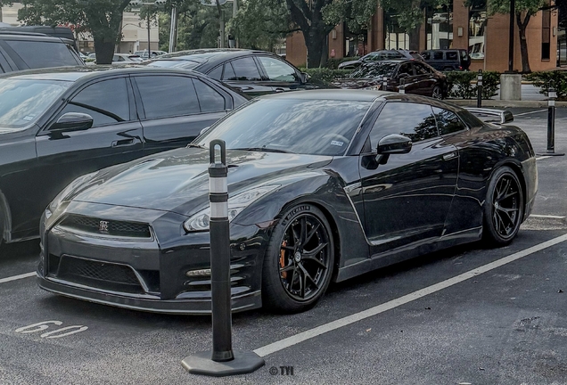 Nissan GT-R 2015