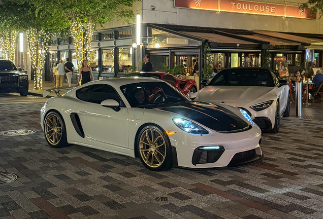 Porsche 718 Cayman GT4